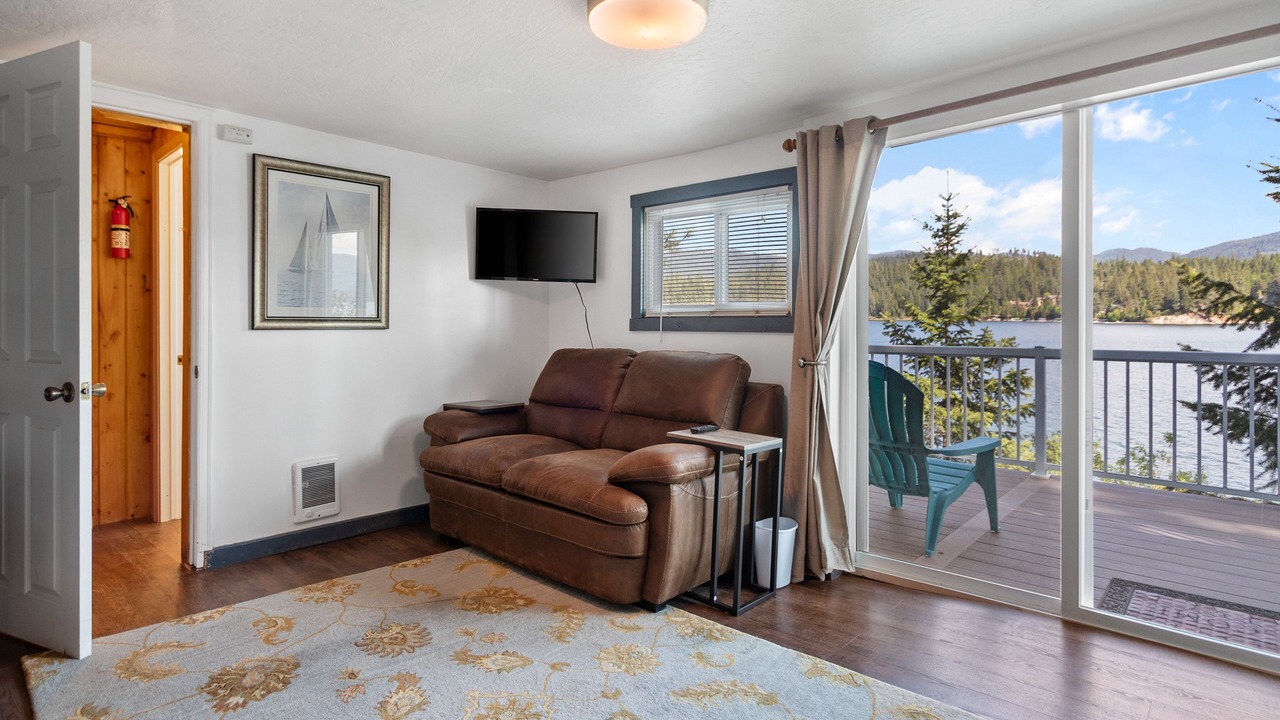 Photo of Livingroom in Hayden Lake