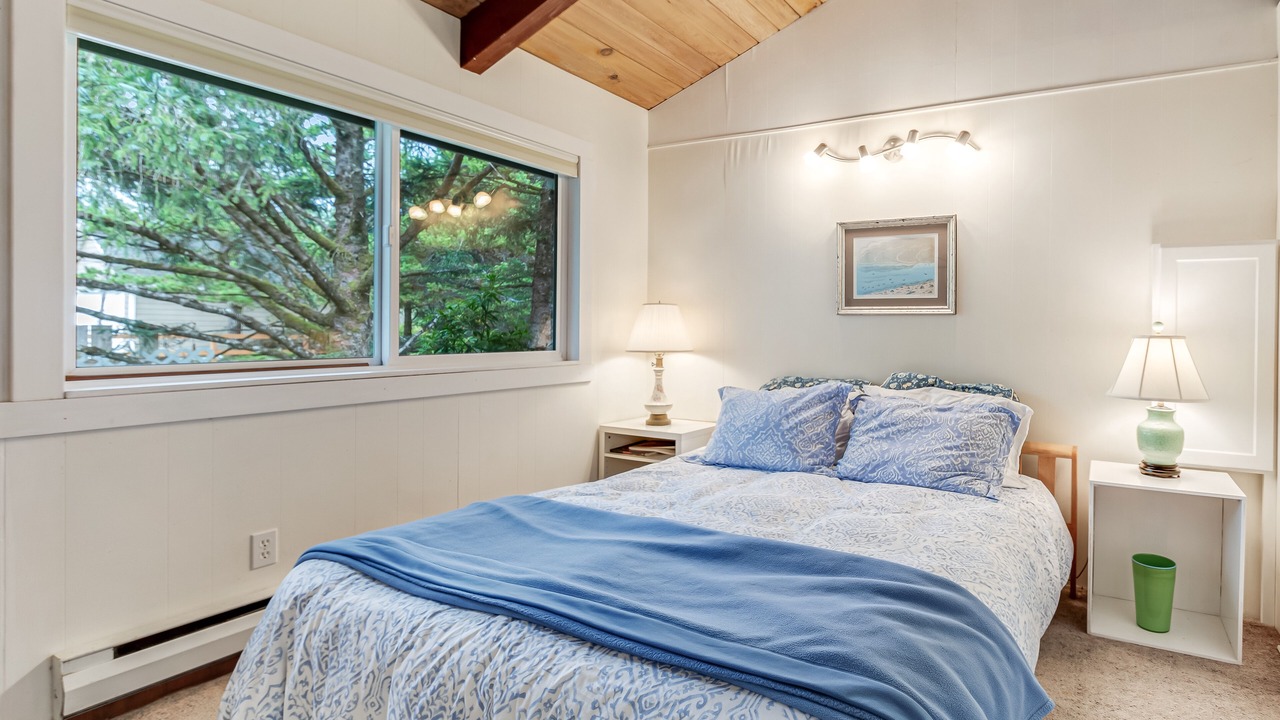 Photo of Bedroom in Copalis Beach