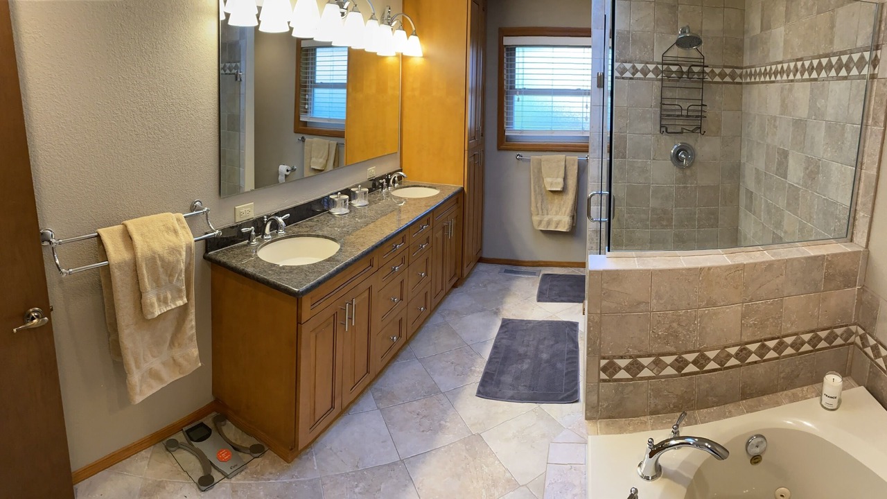 Photo of Bathroom in Enumclaw