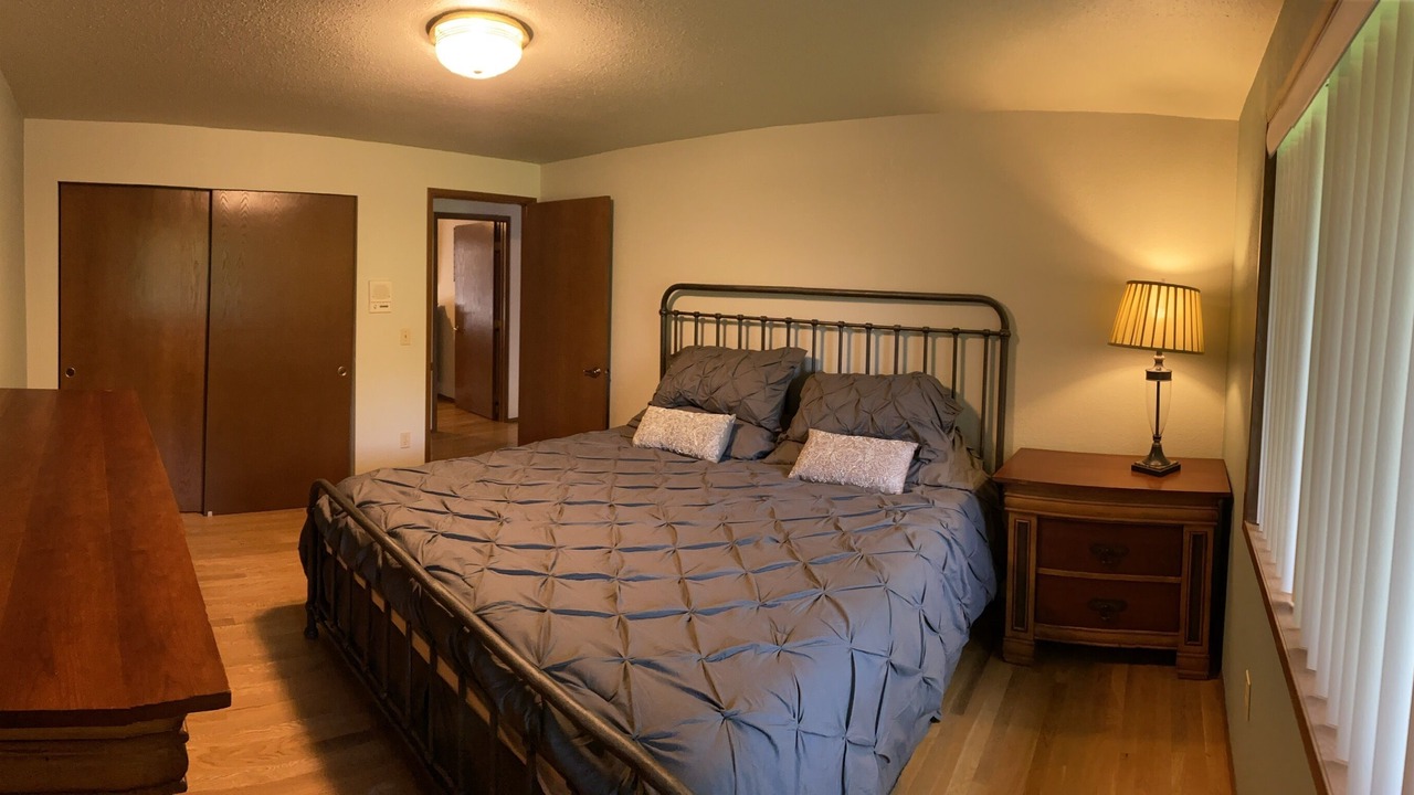 Photo of Bedroom in Enumclaw