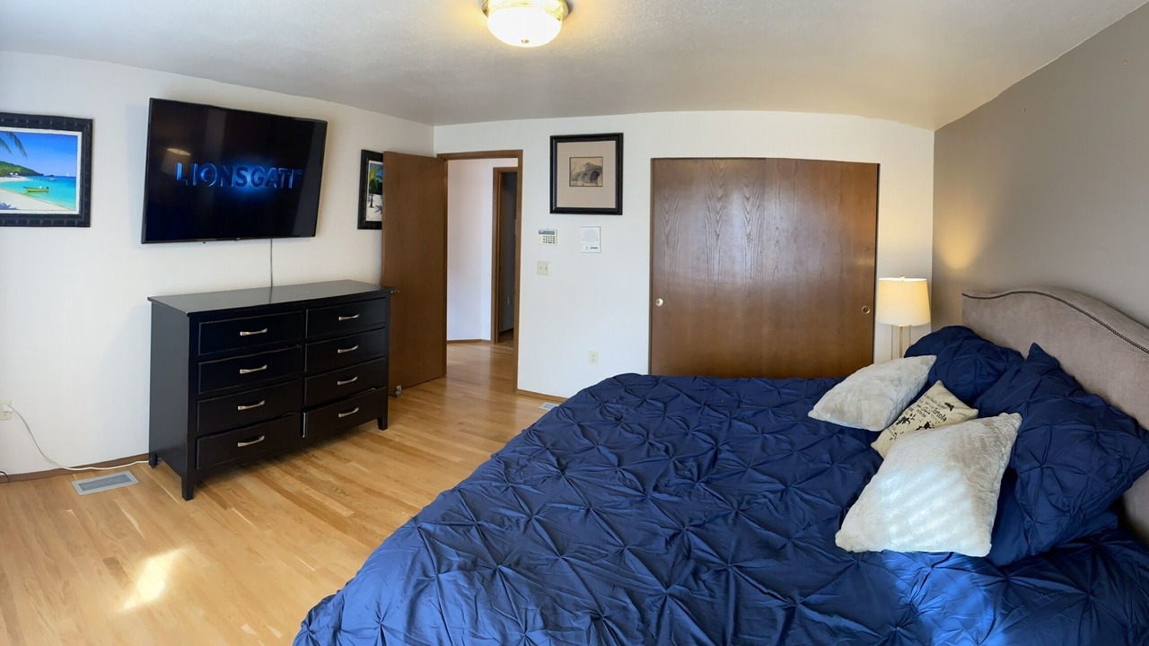Photo of Bedroom in Enumclaw