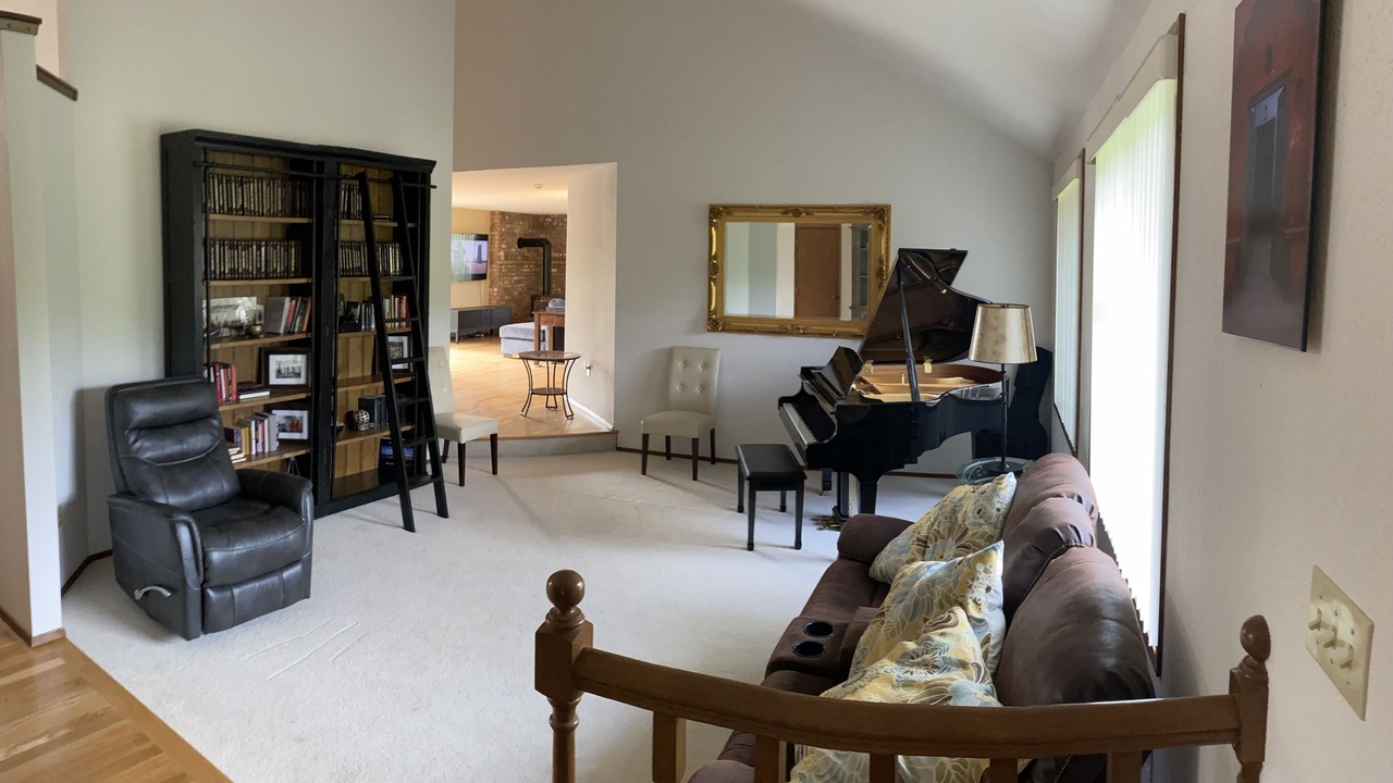 Photo of Livingroom in Enumclaw