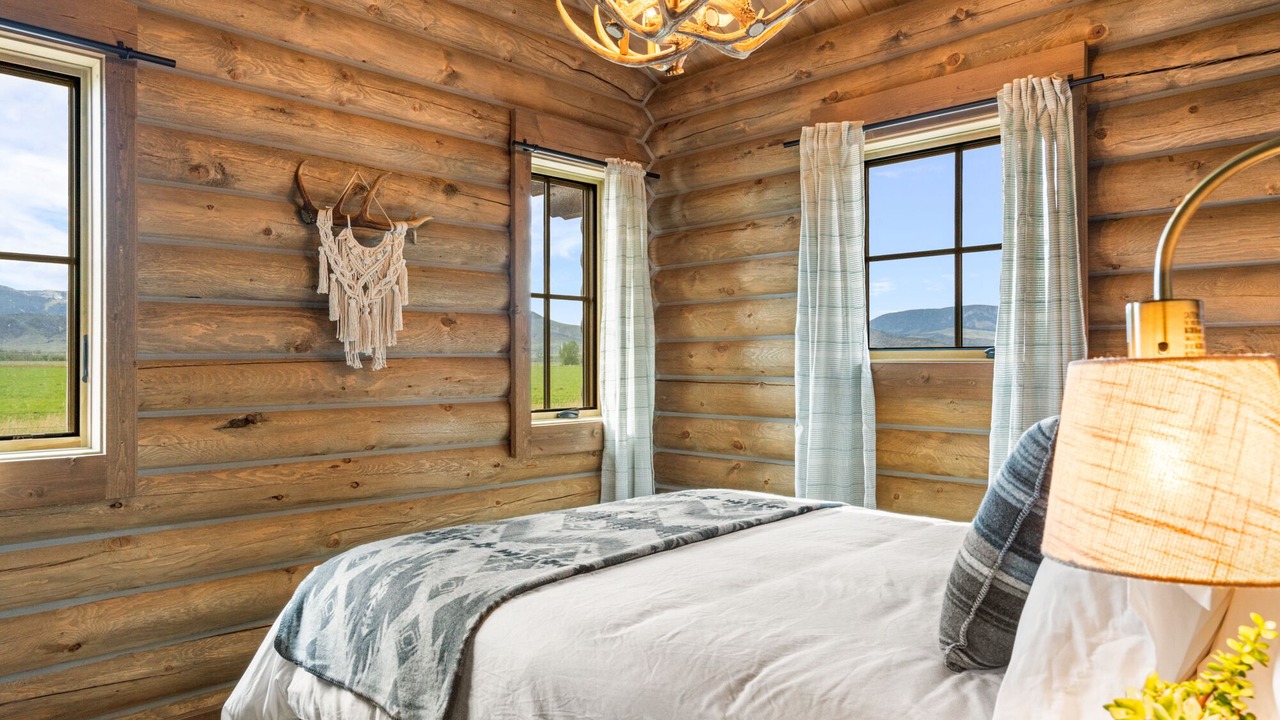 Photo of Bedroom in Livingston