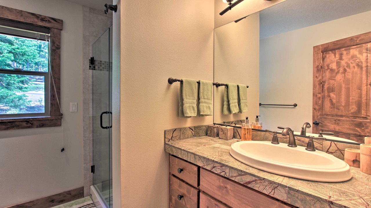 Photo of Bathroom in Crescent