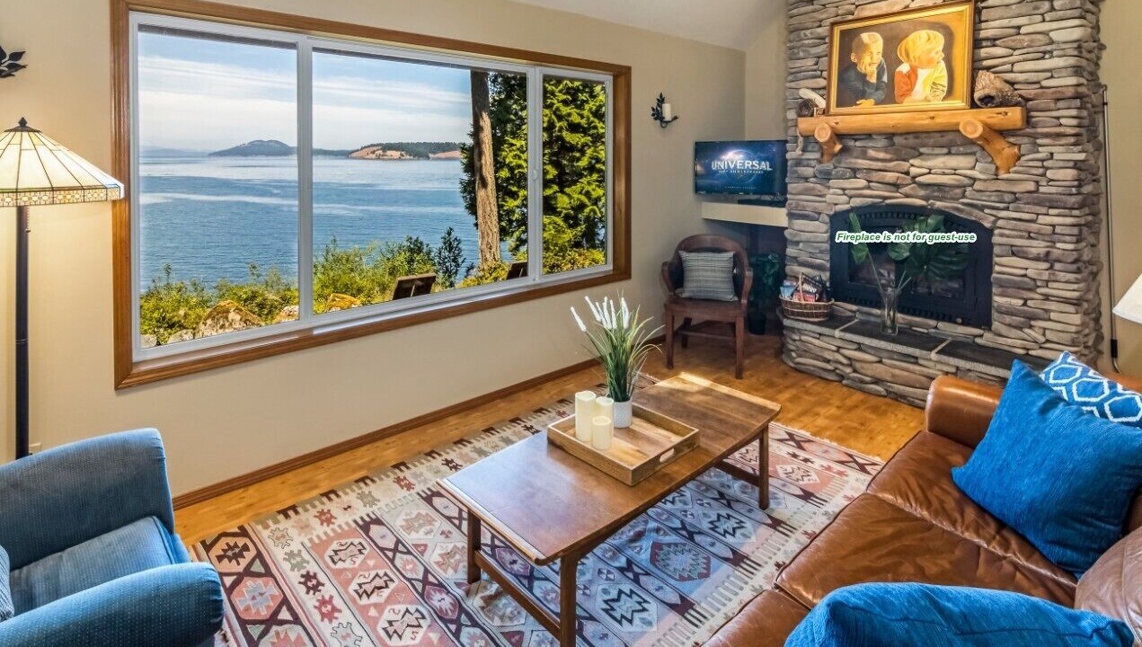 Photo of Livingroom in Roche Harbor