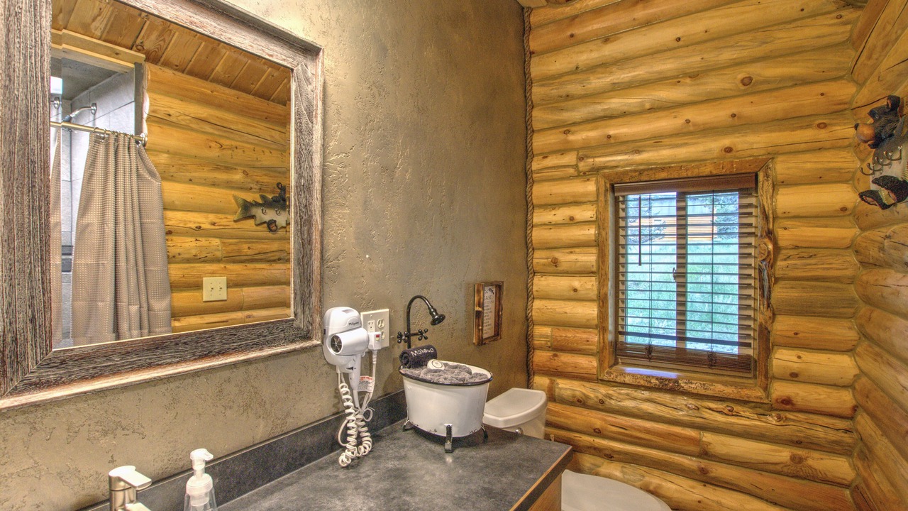 Photo of Bathroom in Lazy Acres
