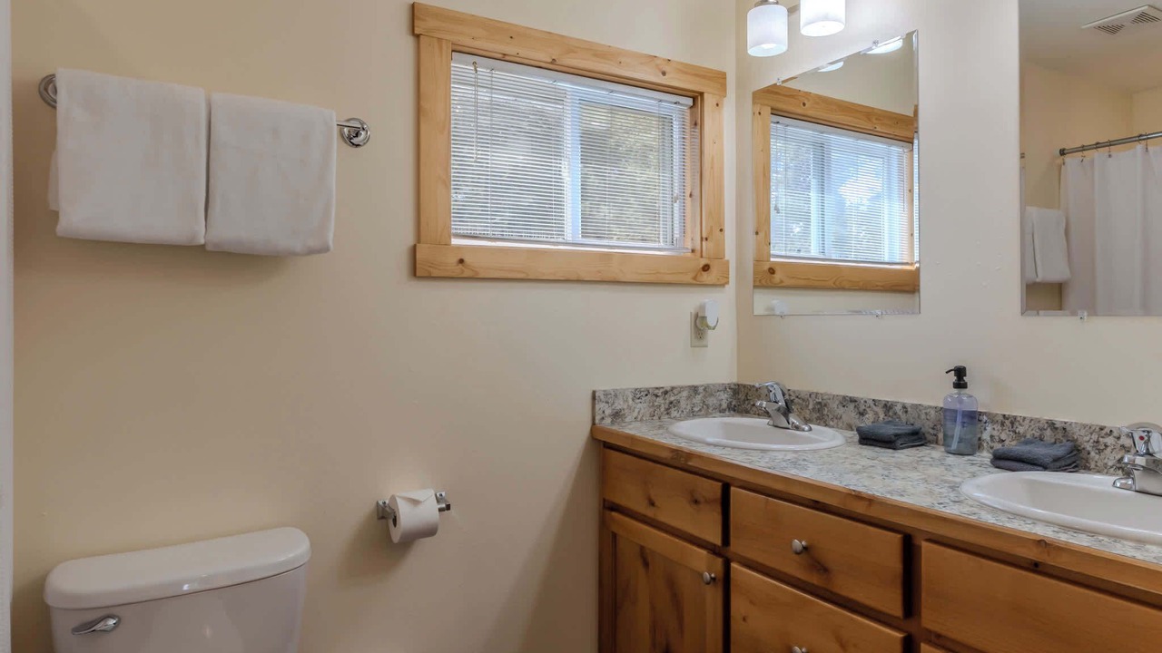 Photo of Bathroom in West Yellowstone