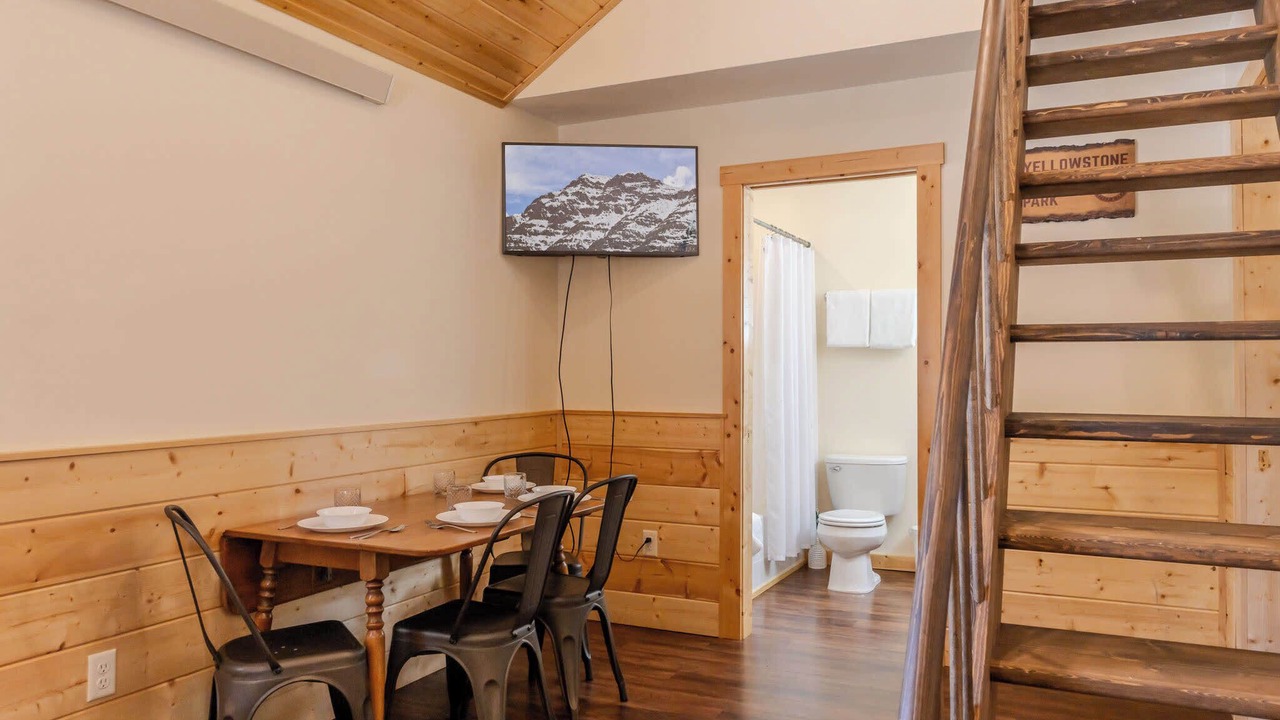 Photo of Livingroom in West Yellowstone