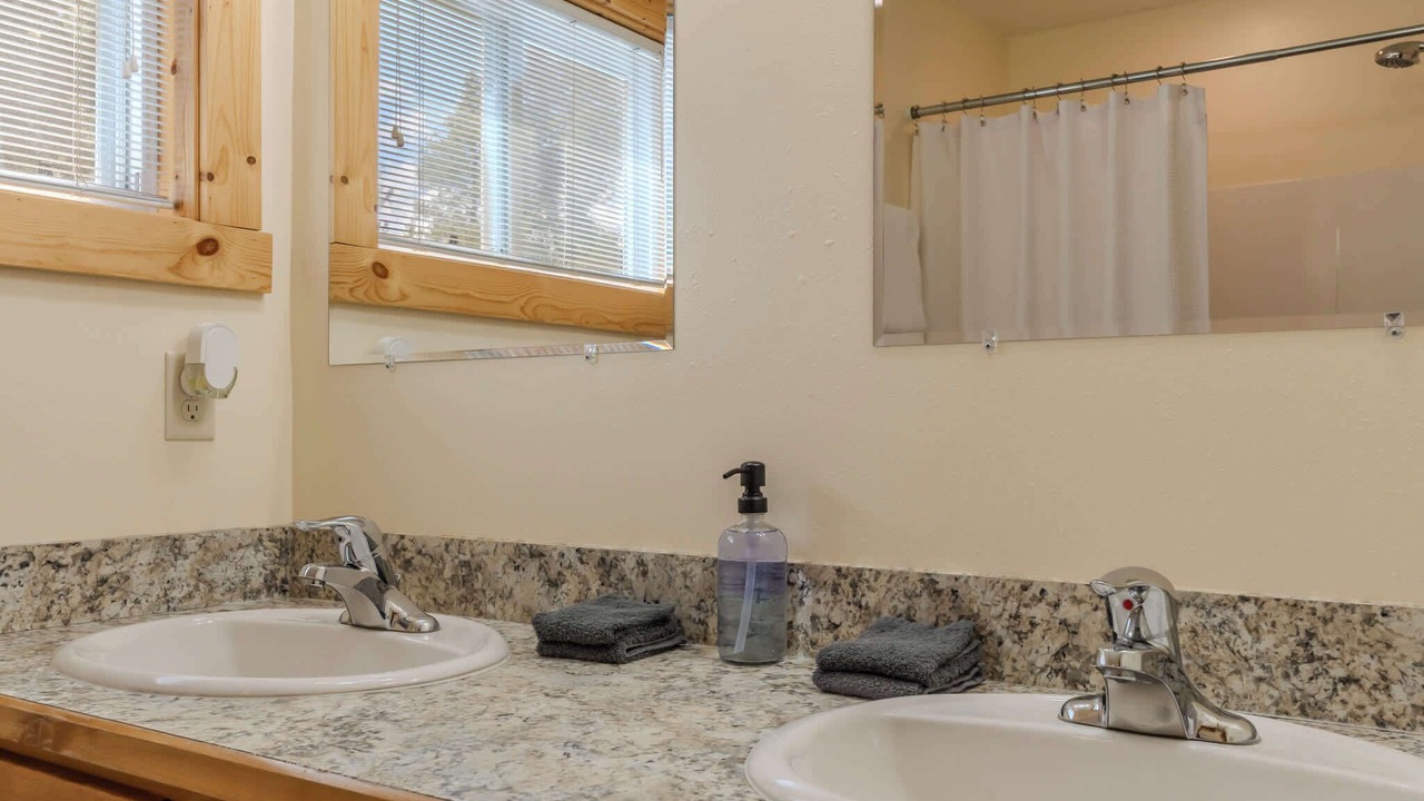 Photo of Bathroom in West Yellowstone