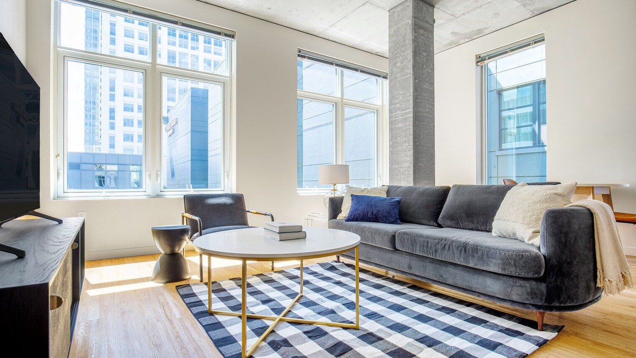 Photo of Livingroom in Northwest Bellevue