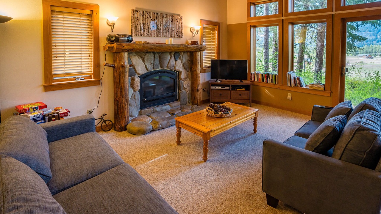 Photo of Livingroom in Mazama
