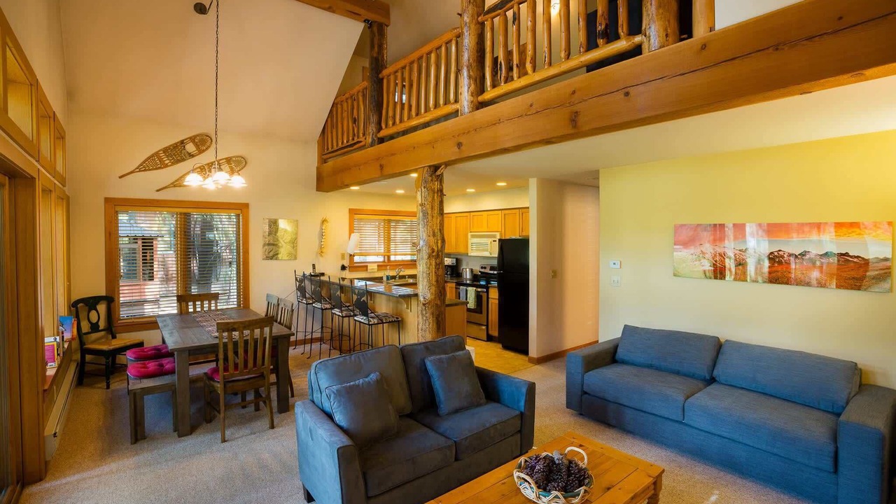 Photo of Livingroom in Mazama