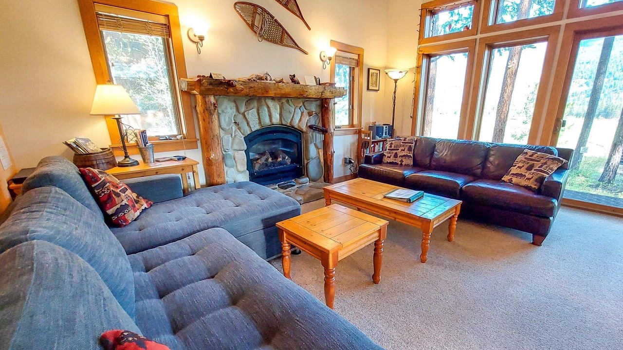 Photo of Livingroom in Mazama