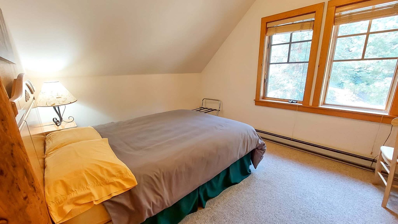 Photo of Bedroom in Mazama