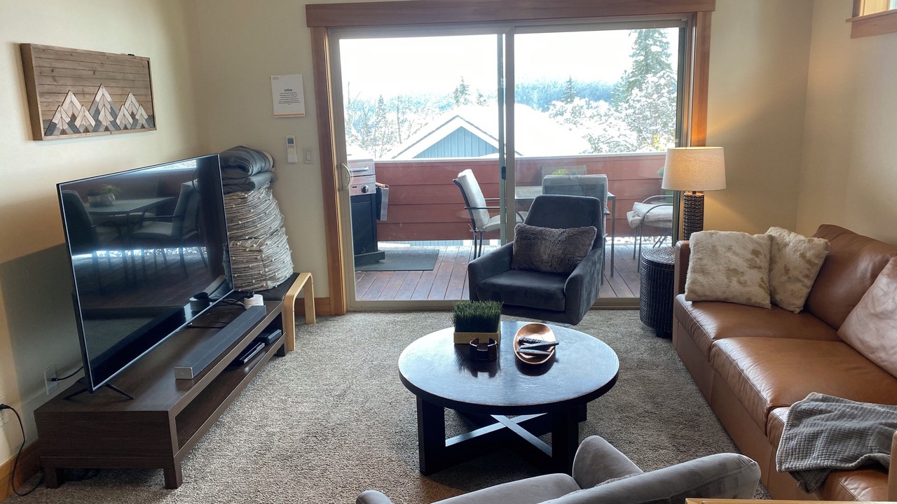 Photo of Livingroom in White Salmon