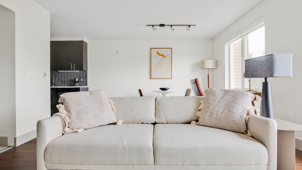 Photo of Livingroom in West Bellevue