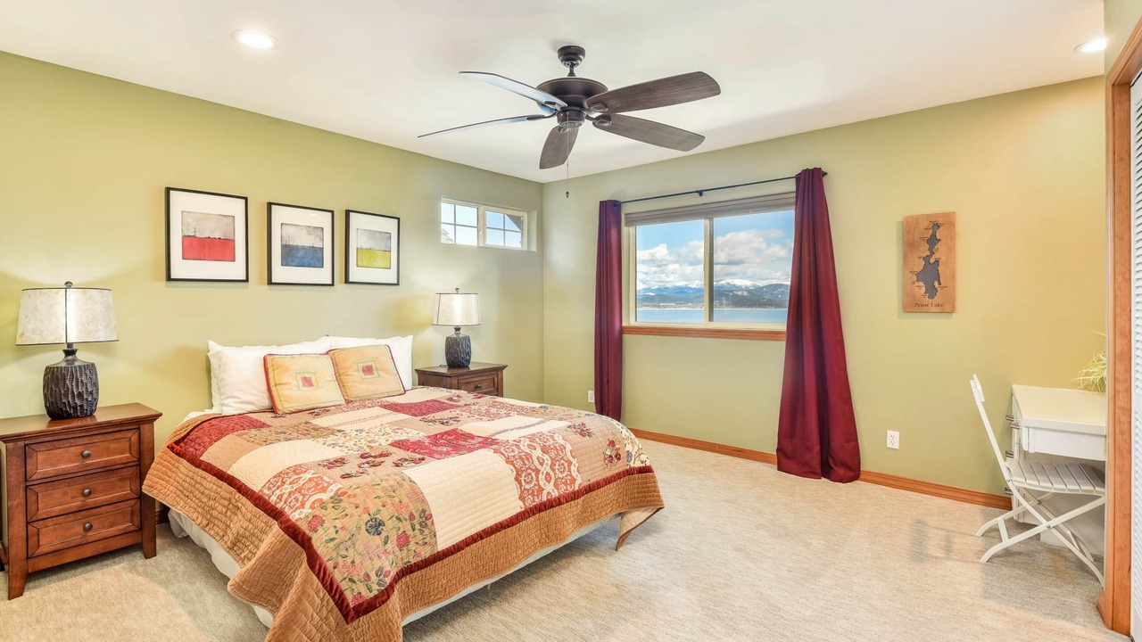 Photo of Bedroom in Sandpoint