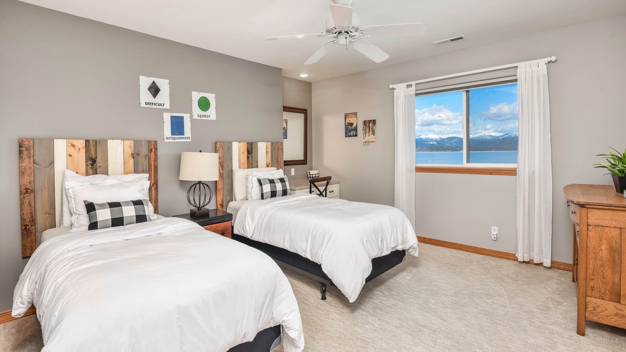 Photo of Bedroom in Sandpoint
