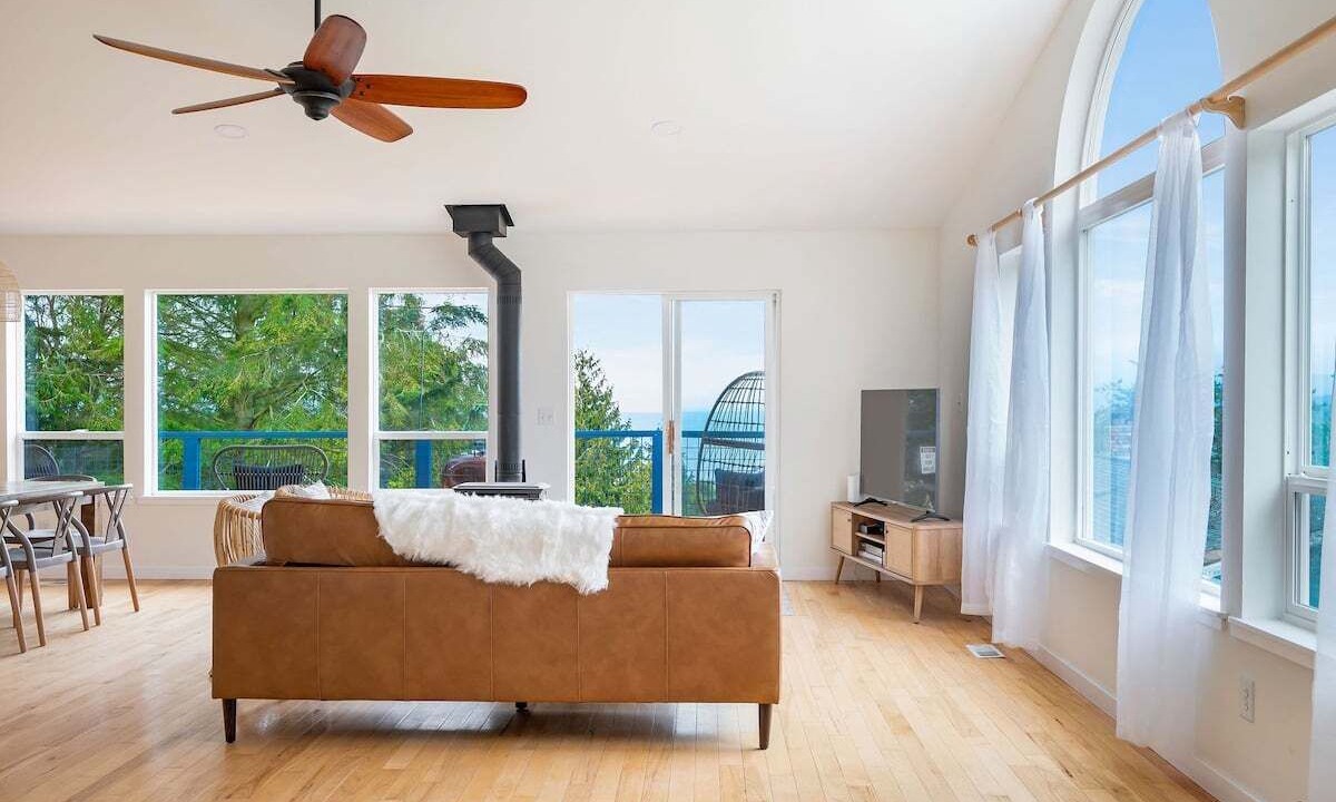 Photo of Livingroom in Oak Harbor