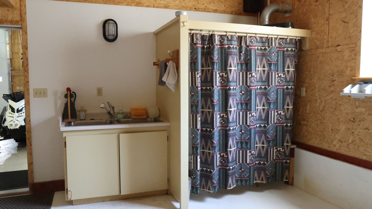 Photo of Bathroom in Island Park