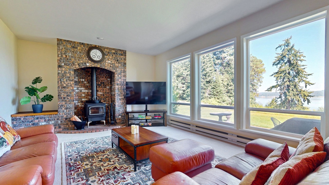 Photo of Livingroom in Oak Harbor