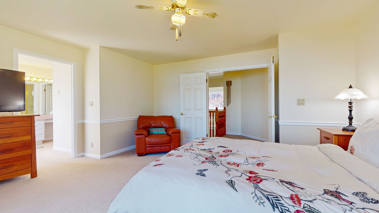 Photo of Bedroom in Oak Harbor