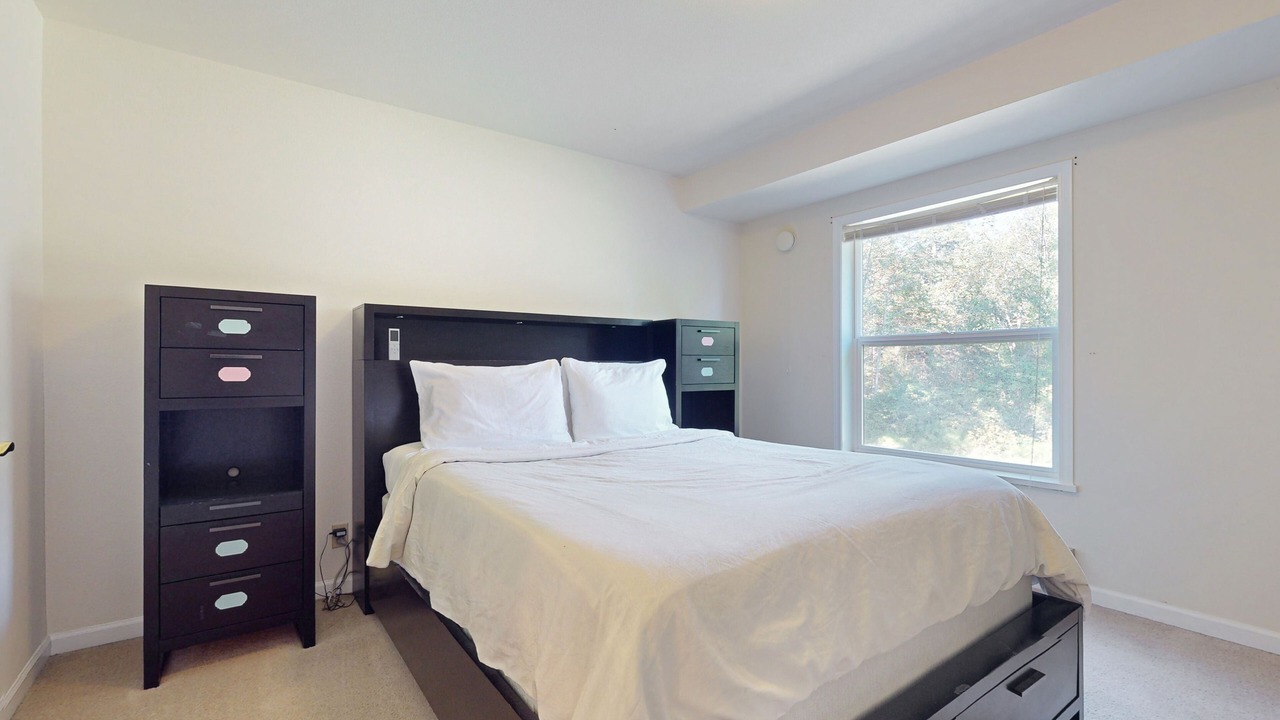 Photo of Bedroom in Oak Harbor