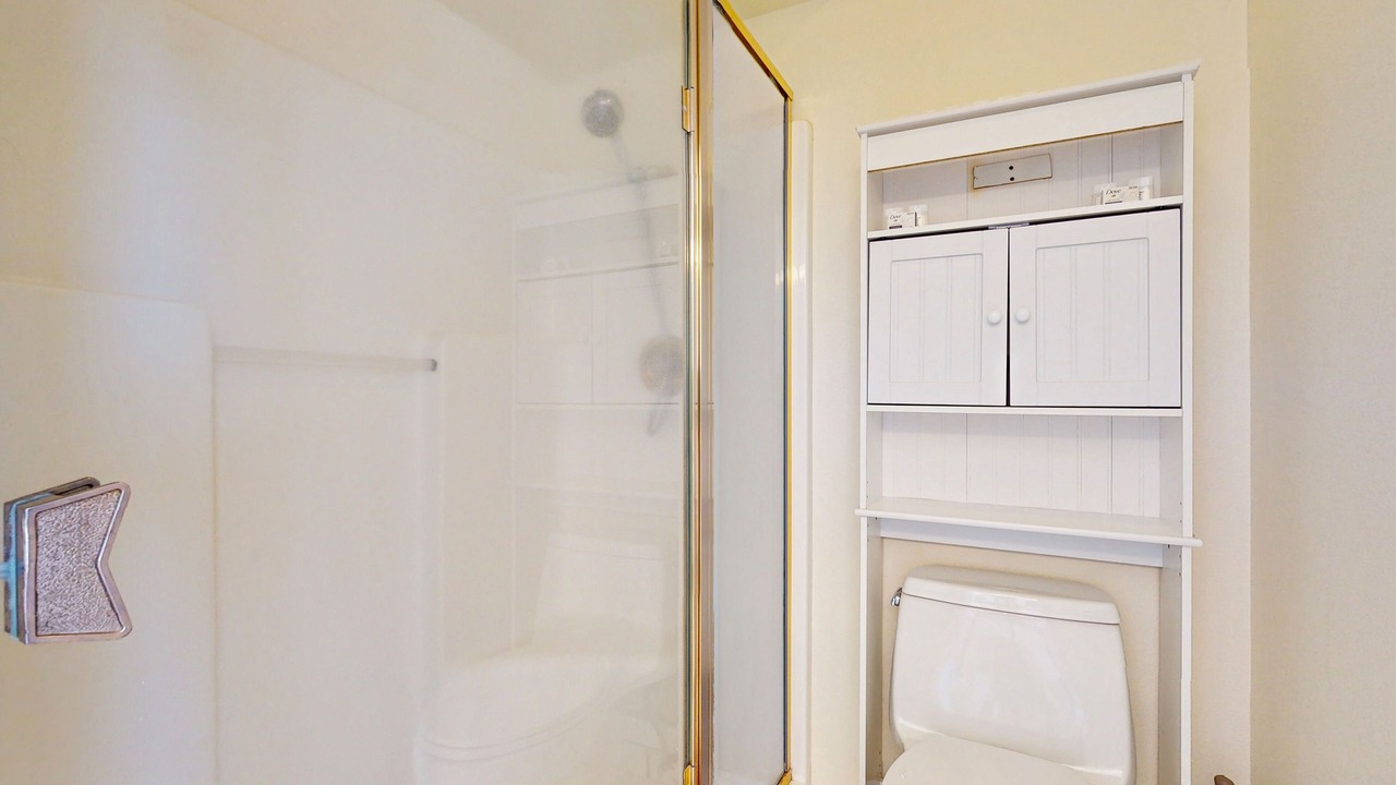 Photo of Bathroom in Oak Harbor
