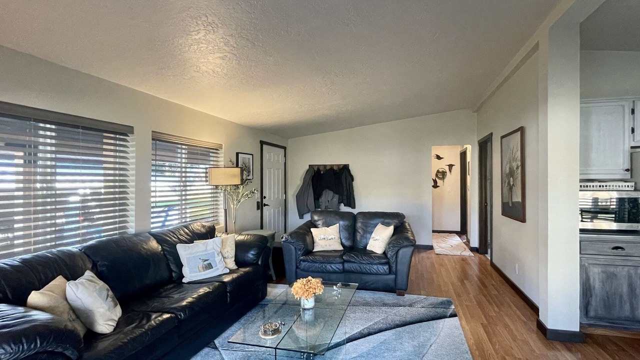 Photo of Livingroom in Republic
