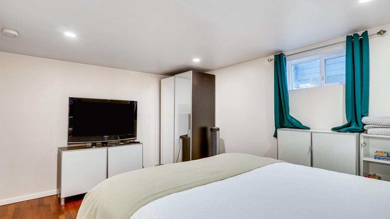 Photo of Bedroom in Seattle Metro Area