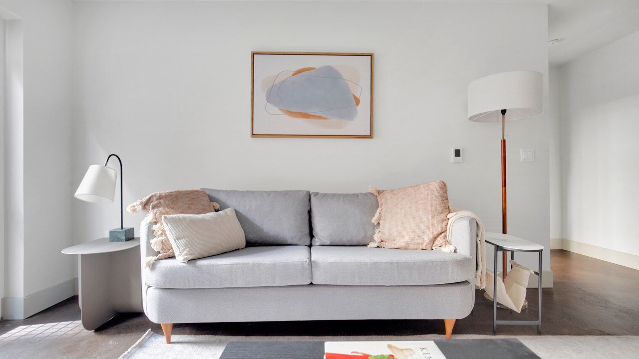 Photo of Livingroom in West Bellevue