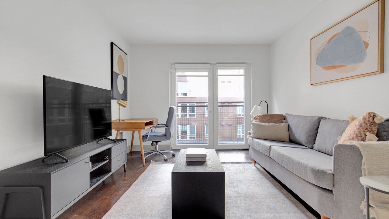 Photo of Livingroom in West Bellevue
