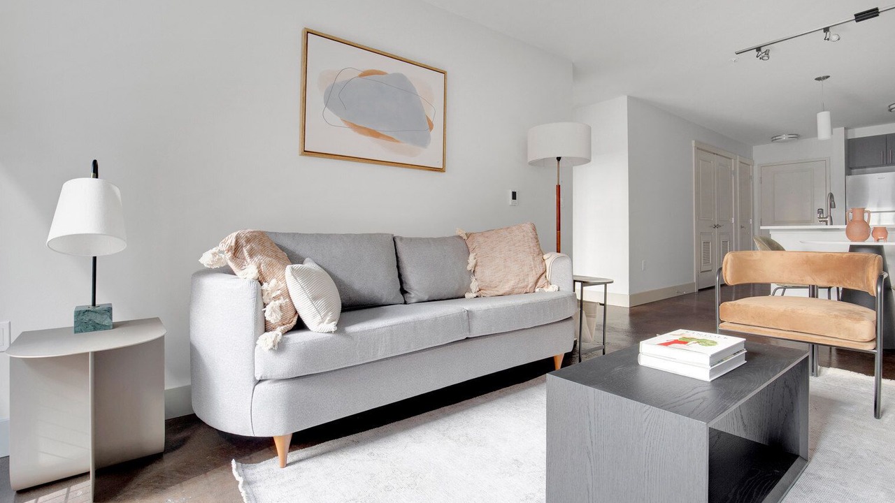 Photo of Livingroom in West Bellevue