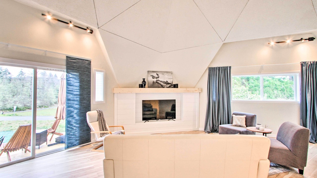 Photo of Livingroom in Eatonville