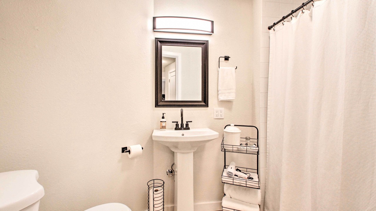 Photo of Bathroom in Eatonville