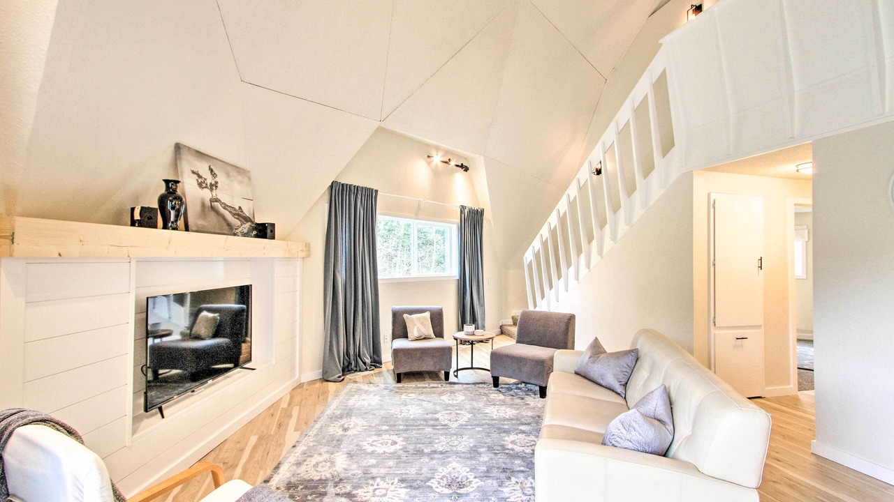 Photo of Bedroom in Eatonville