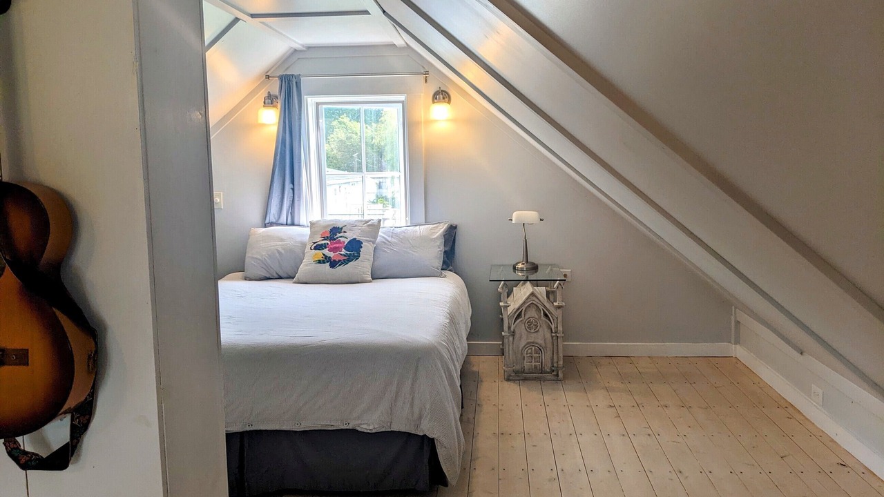 Photo of Bedroom in Point Roberts