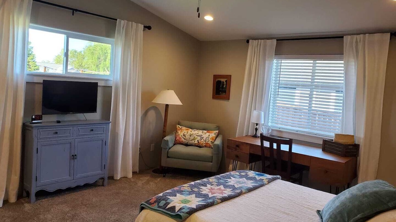 Photo of Bedroom in Eagle Point