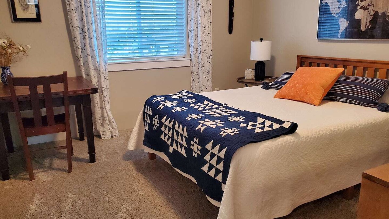 Photo of Bedroom in Eagle Point