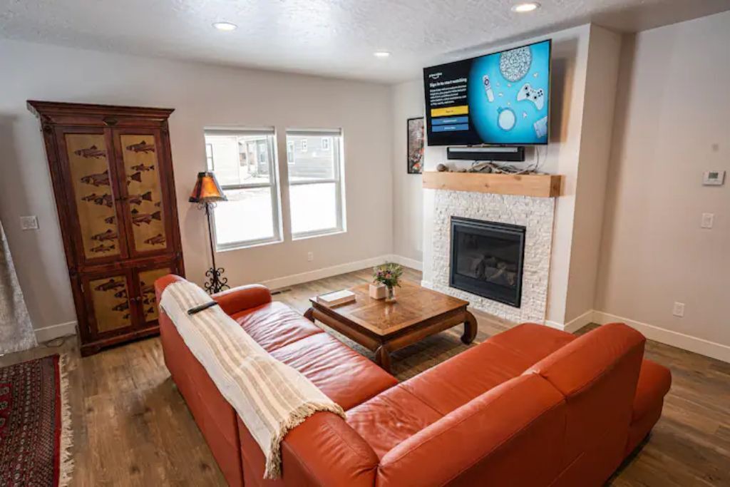 Photo of Livingroom in Victor