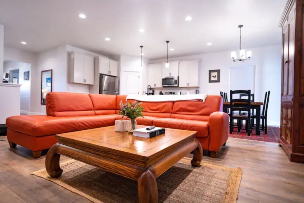 Photo of Livingroom in Victor