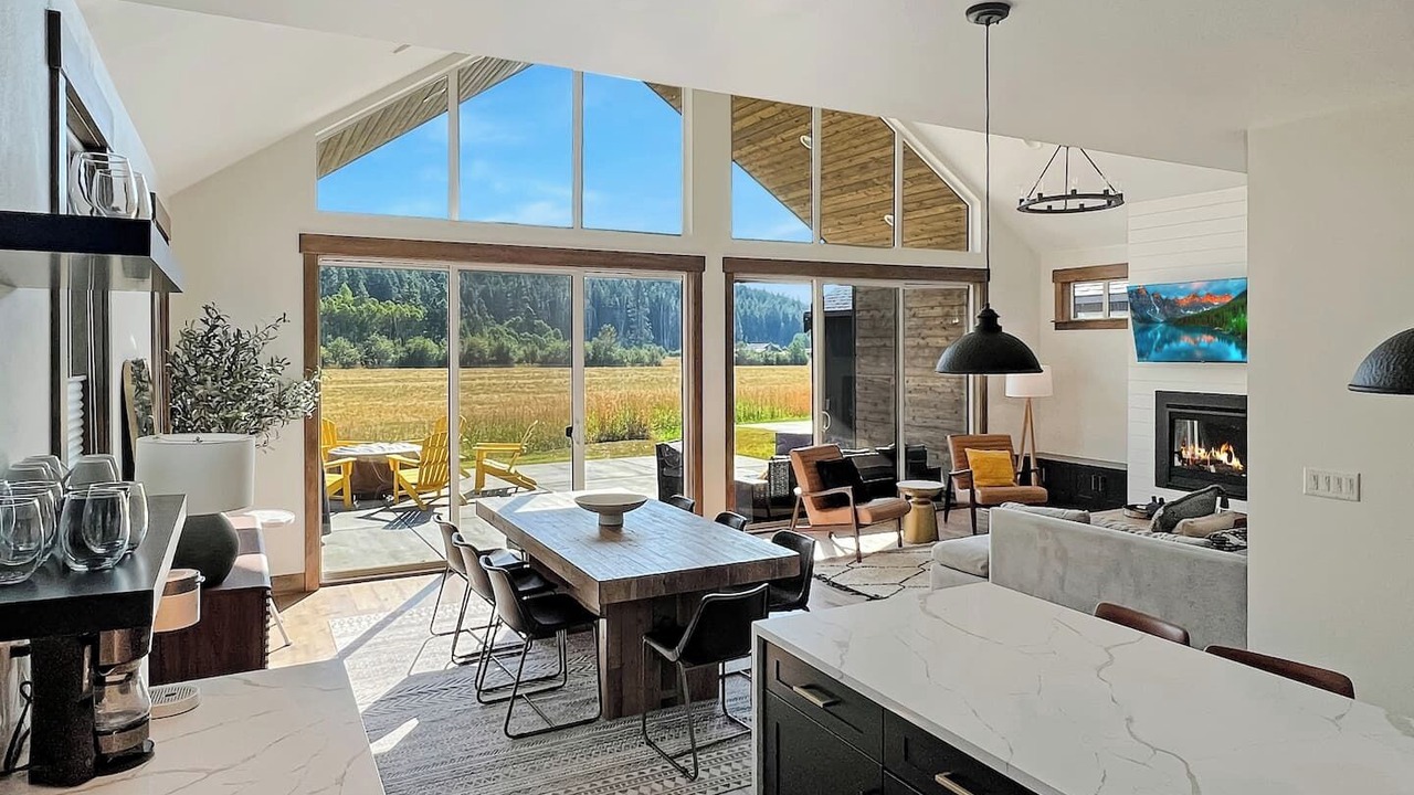 Photo of Livingroom in Cle Elum