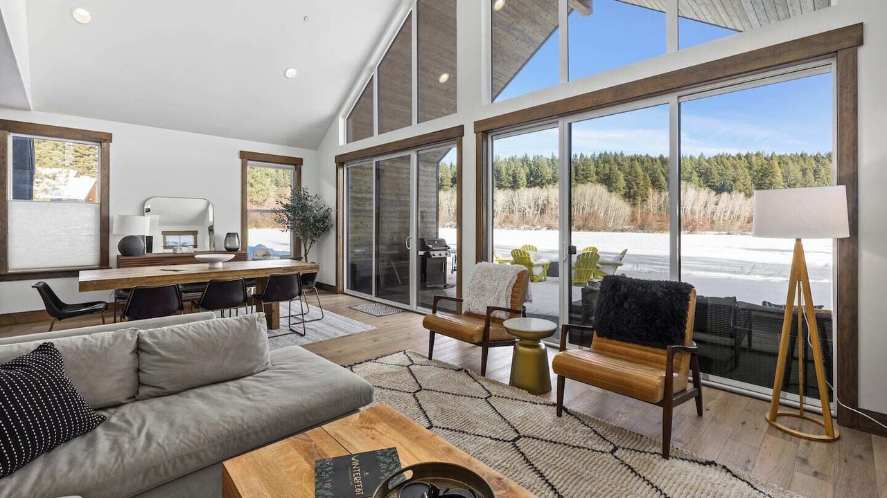 Photo of Livingroom in Cle Elum