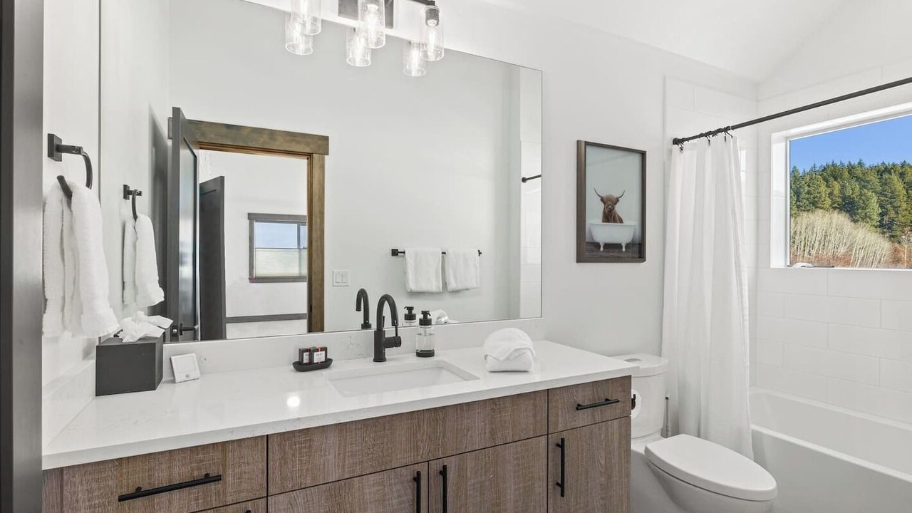 Photo of Bathroom in Cle Elum