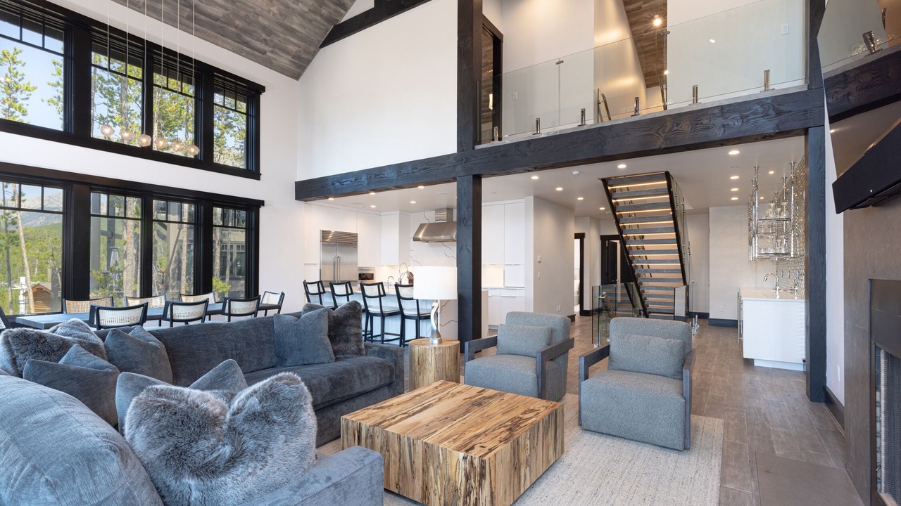 Photo of Livingroom in Big Sky