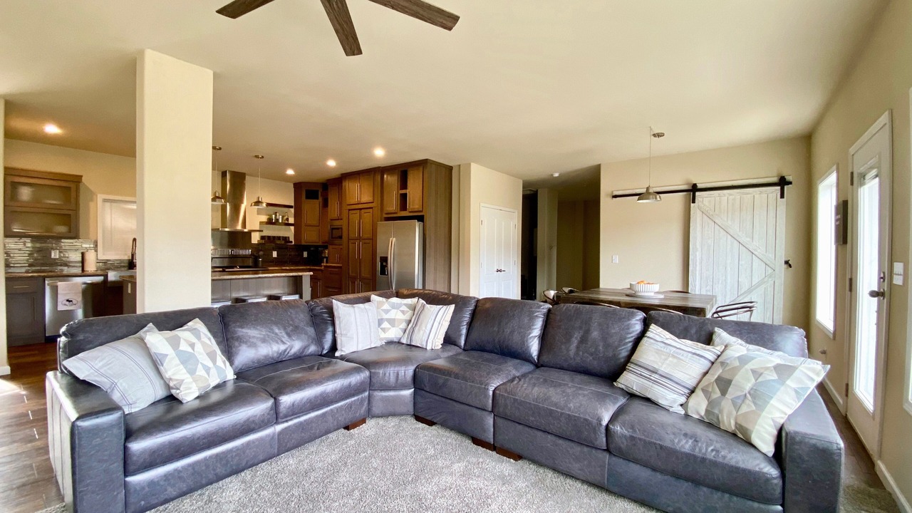 Photo of Livingroom in Victor