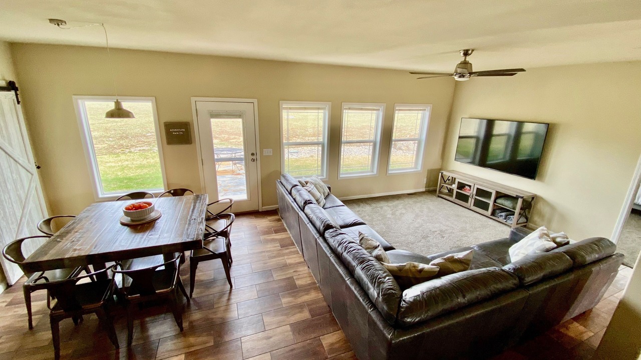 Photo of Livingroom in Victor