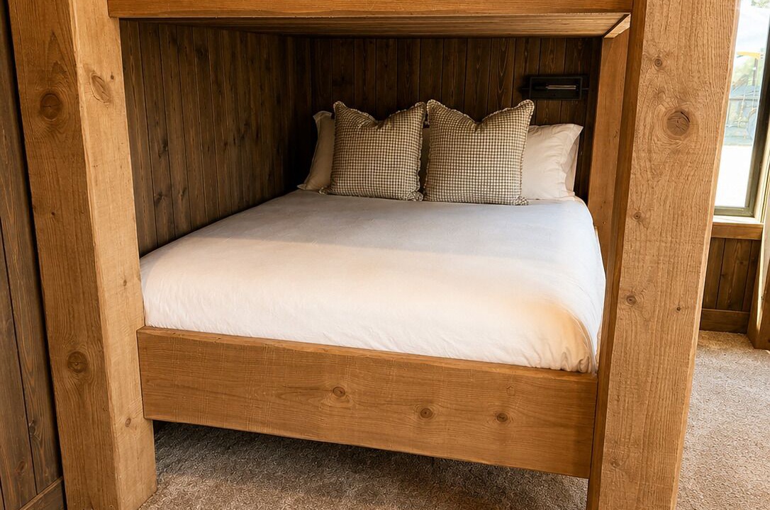 Photo of Bedroom in Mount St. Helens