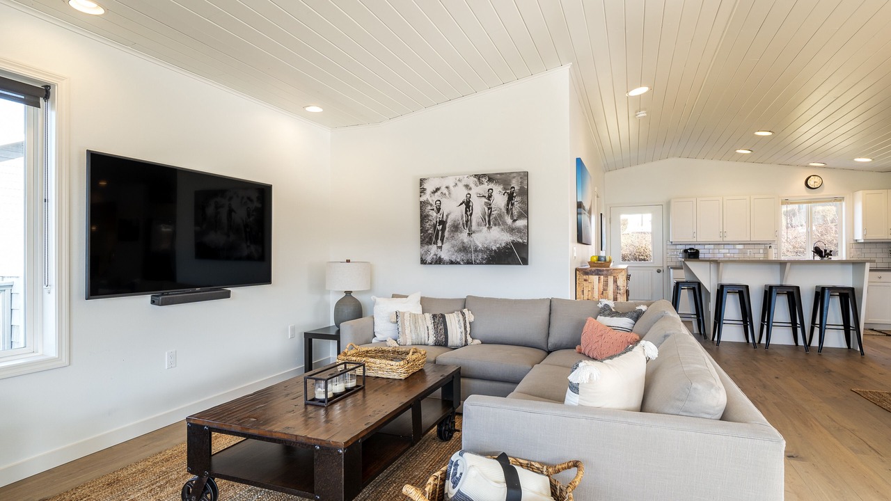 Photo of Livingroom in Wapato Point