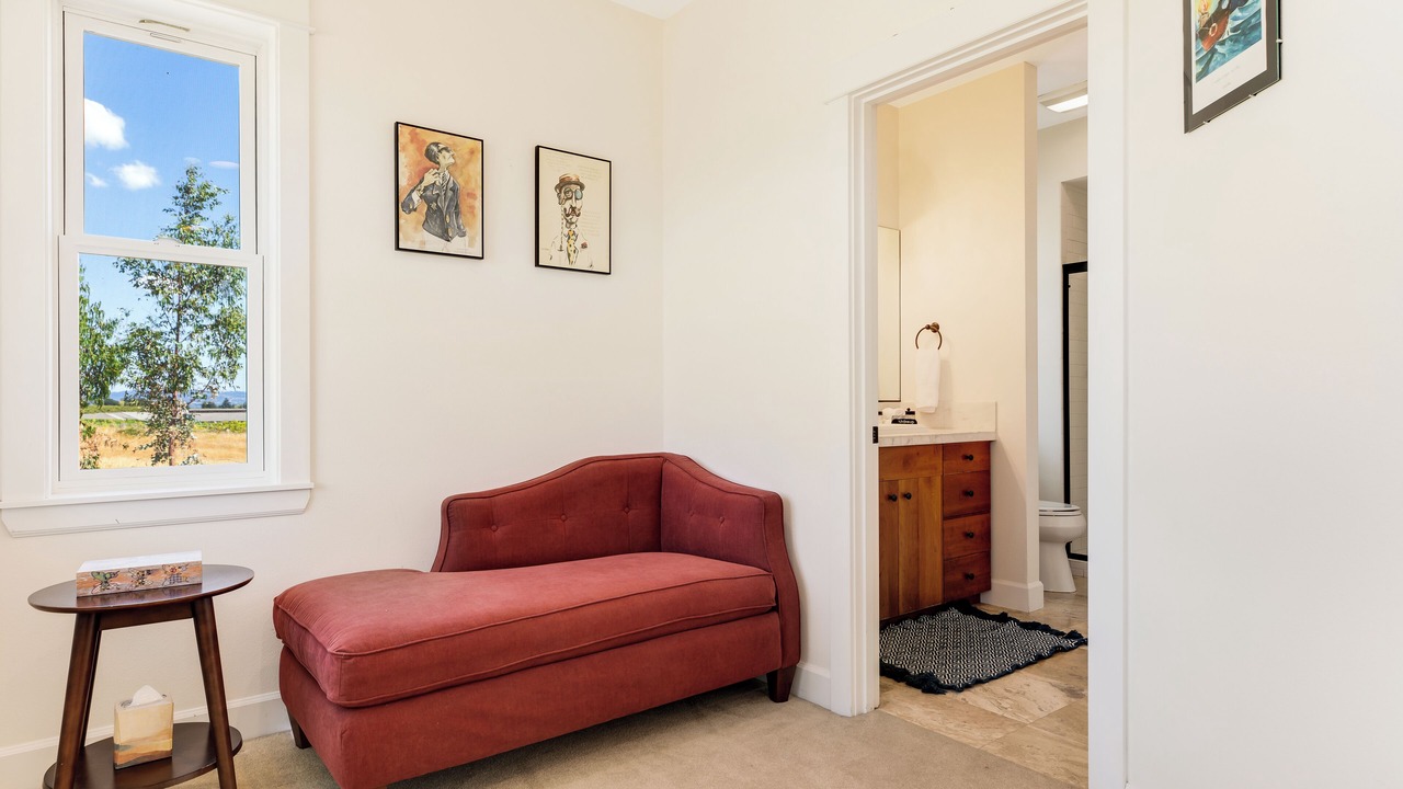 Photo of Livingroom in Newberg